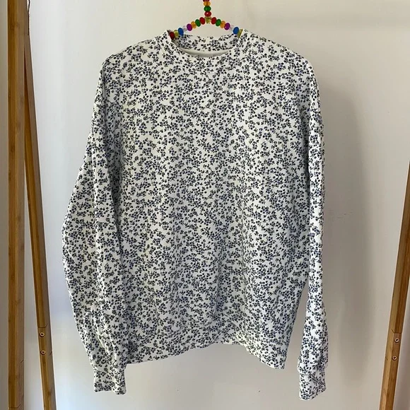 💙GHANDA CO. blue and white floral pullover “Maggie” - Picture 5 of 15